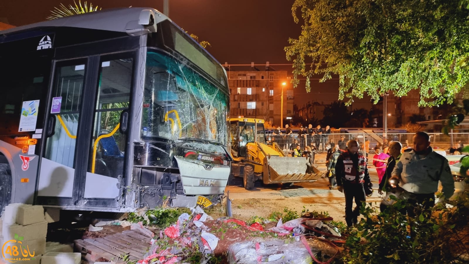  يافا: مصرع سيدة واصابة طفل اثر فقدان السيطرة على حافلة